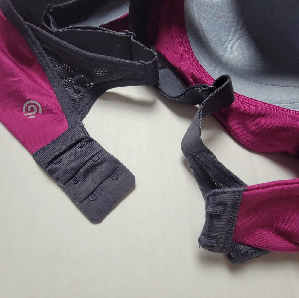Sports Bra - Picture 7 of 11